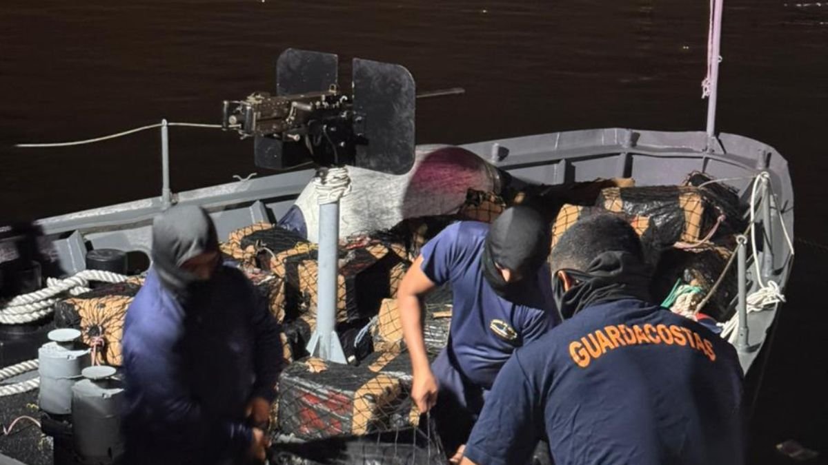 Un cargamento de aproximadamente 1,6 toneladas de sustancias sujetas a fiscalización fue localizado en alta mar.