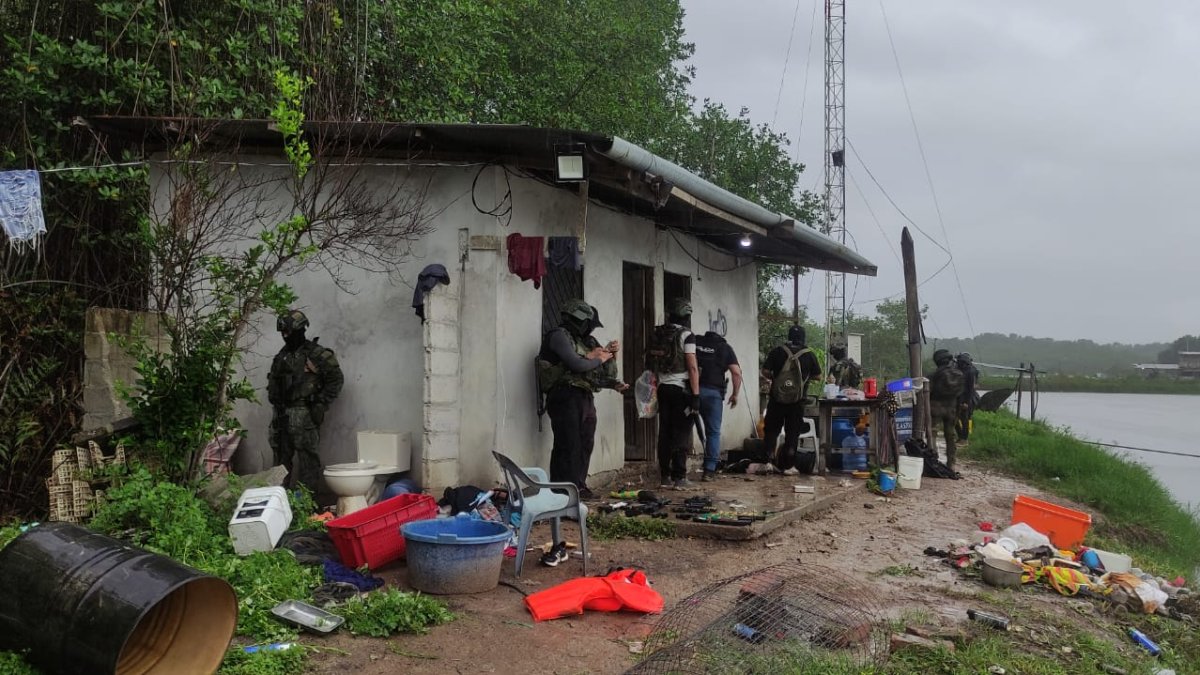 Debido al impacto, el motocilista resultó herido.