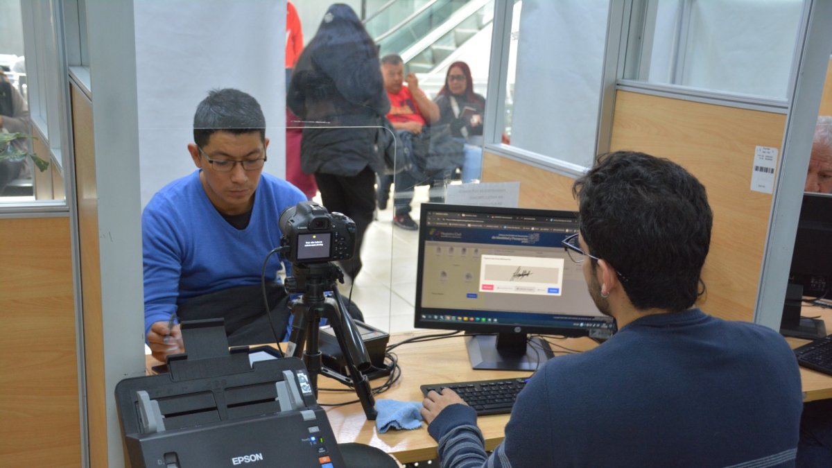 Francisco Egas celebra tras la jornada decisiva de este martes 17 de marzo, donde oficializó su permanencia al frente de la FEF.