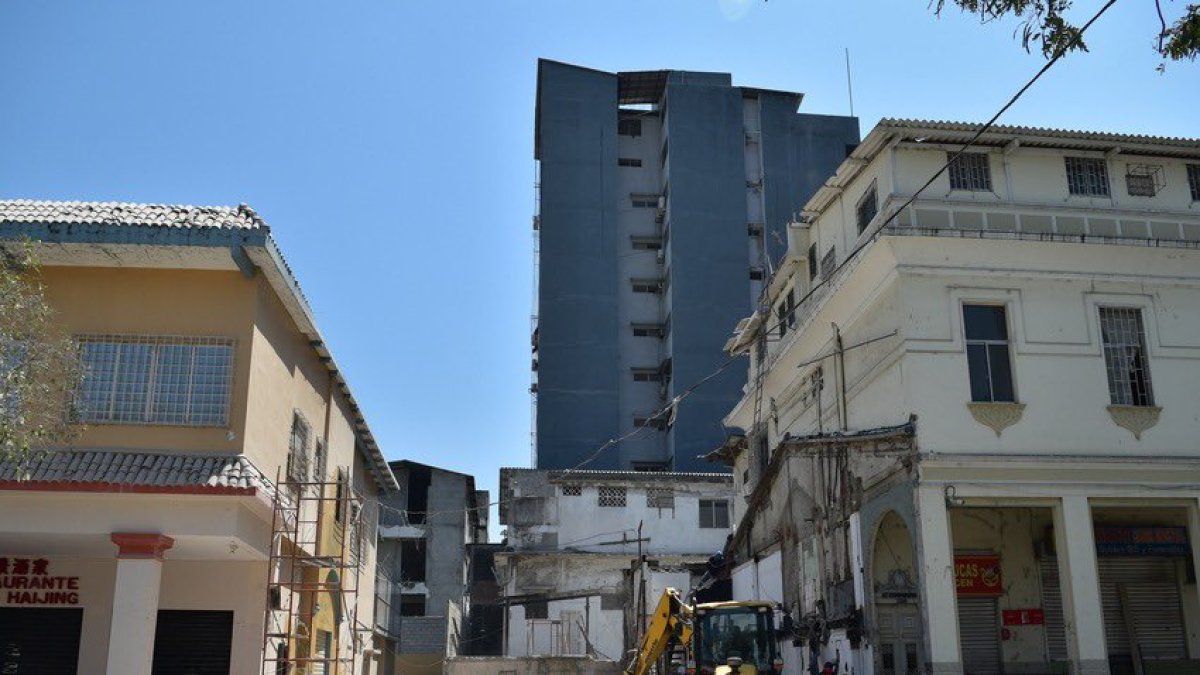 La demolición del edificio Fantasía comenzó el 27 de agosto y concluyó el 25 de octubre de 2024. 