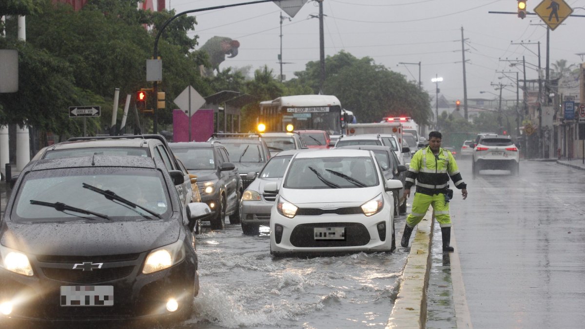 Durante las lluvias se recomienda circular con precaución para evitar siniestros viales.