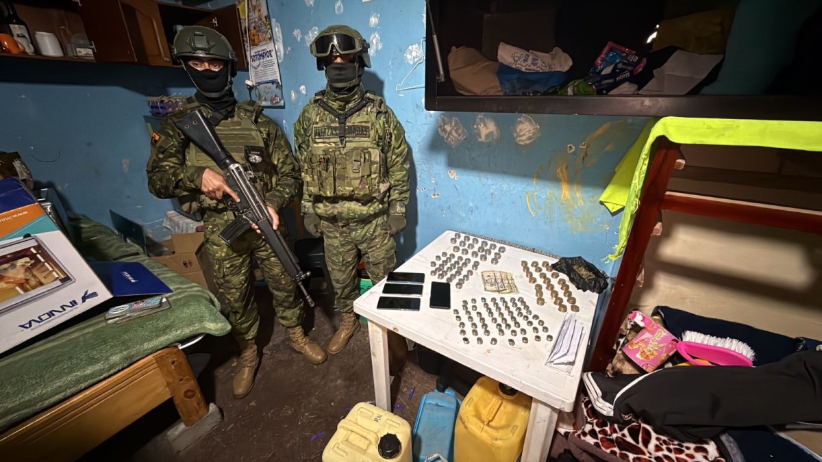 En la madrugada del martes 17 de marzo, la Fiscalía General del Estado junto a la Policía Nacional allanaron la vivienda de Cristian Zamora y el despacho de la Alcaldía de Cuenca.