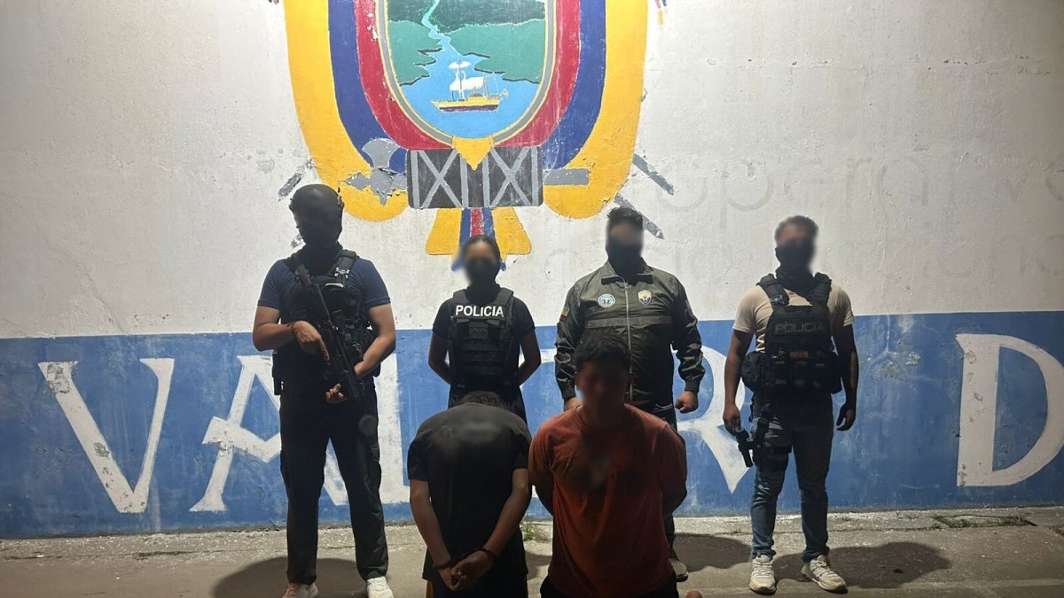 Un operativo en el cantón El Guabo dejó como resultado la aprehensión de un ciudadano y el aislamiento de un menor de edad.