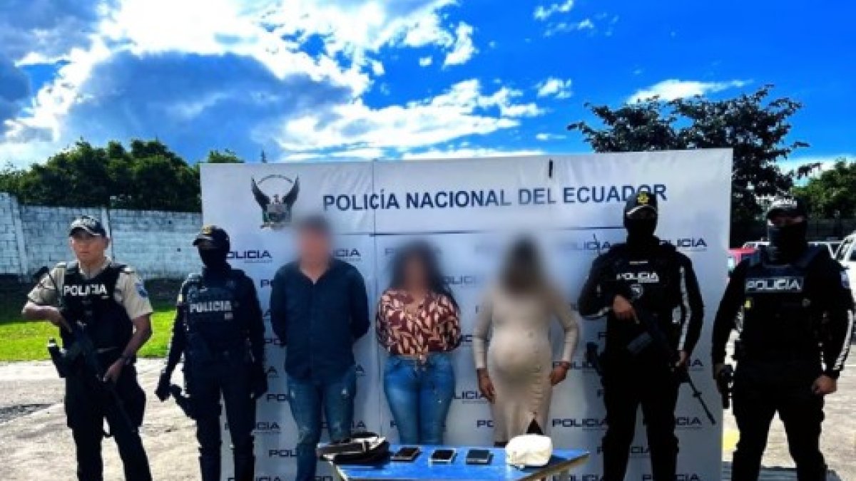 Policía Nacional detiene a tres sospechosos de amenazas y robo a jóvenes en Cumbayá, Quito