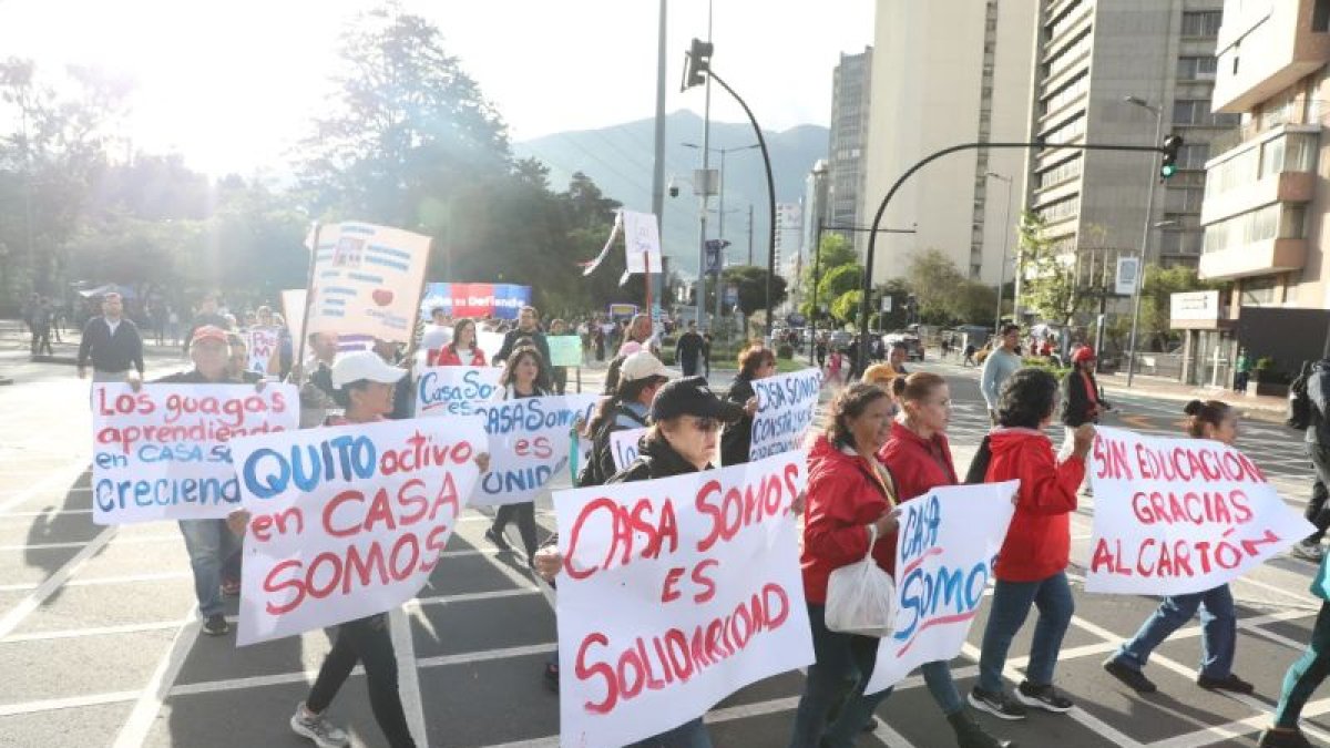 Cientos de personas que forman parte de las Casas Somos marcharon hacia la Corte Constitucional.