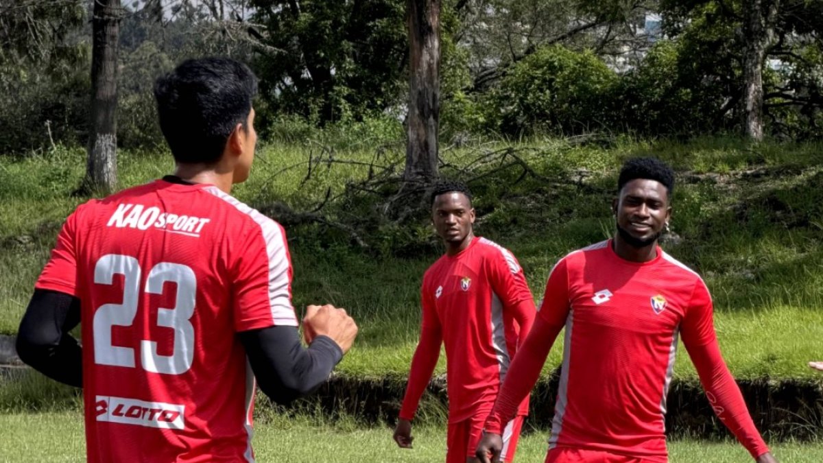 El Nacional entrena en medio de dudas sobre su futuro debido a las deudas que no le permitieron inscribir jugadores para el estreno en la Serie B de la LigaPro.