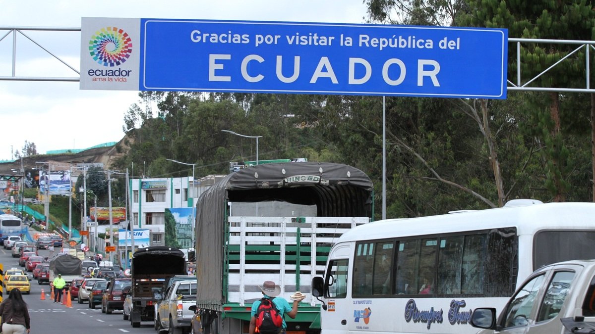 El intercambio comercial entre Ecuador y Colombia, en Rumichaca, se redujo desde el primer incremento de la tasa.