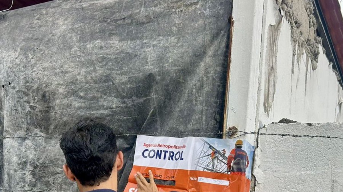 Imagen referencial. El implicado colocaba sellos de sanción y folletos que simulaban notificaciones de sanción.