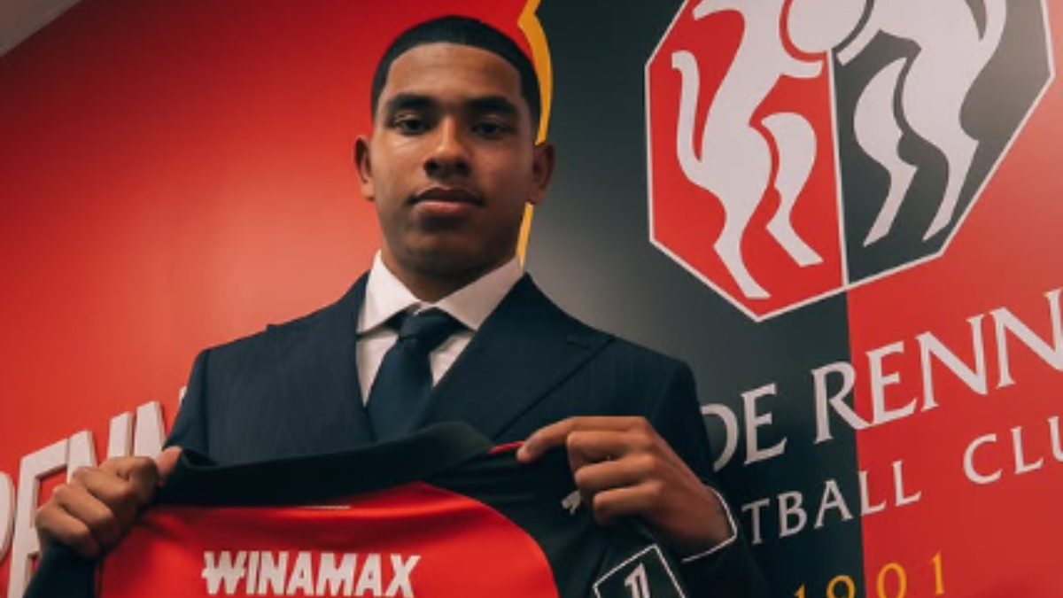 Elías Legendre firmó contrato con el Stade Rennais hasta 2029.