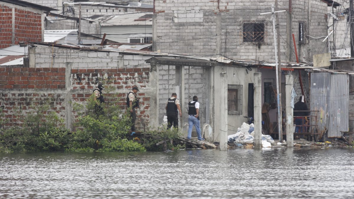 Los moradores de las calles 41 y la T, en el suroeste de Guayaquil, aseguraron que Elsa Paola Heras Tutivén, de 45 años, vivía en el sector.