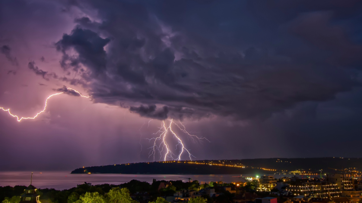 Según el Inamhi, las lluvias vendrían acompañada de tormentas eléctrica.