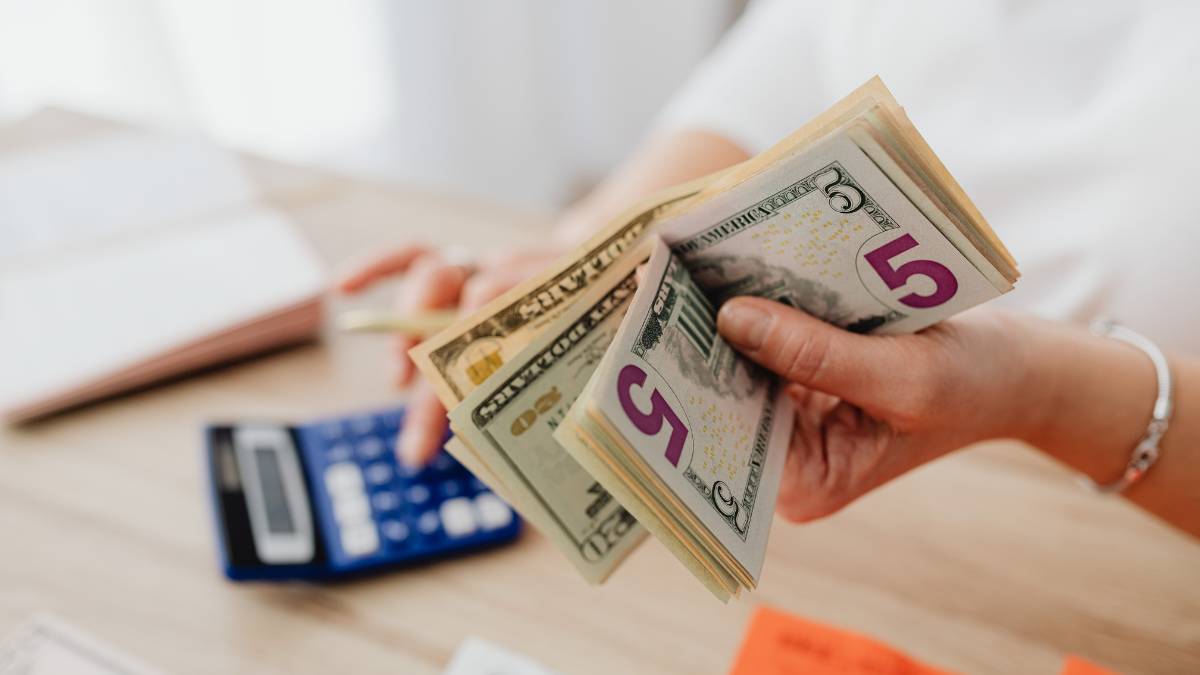 Beneficiarios pueden cobrar en BanEcuador y puntos autorizados.