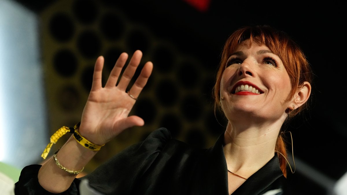 Conferencia de la experta en Robótica e IA, Kate Darling, en la vigésima edición del MWC, el mayor congreso tecnológico del mundo.