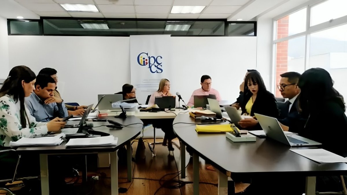 La Comisión Ciudadana de Selección elaboró el informe de admisibilidad de las postulaciones para designar a la primera autoridad de la Fiscalía General del Estado.