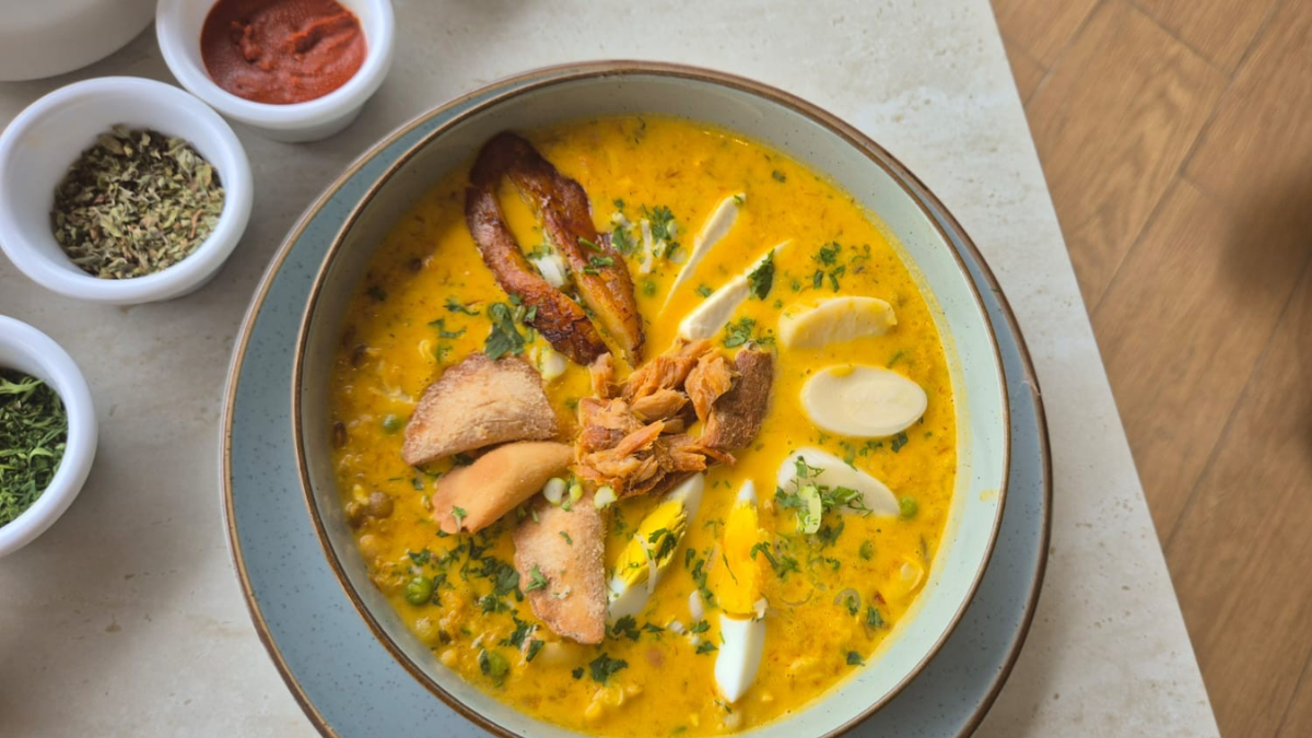 La fanesca es un plato típico de Semana Santa que resalta por su sabor y variedad de ingredientes.