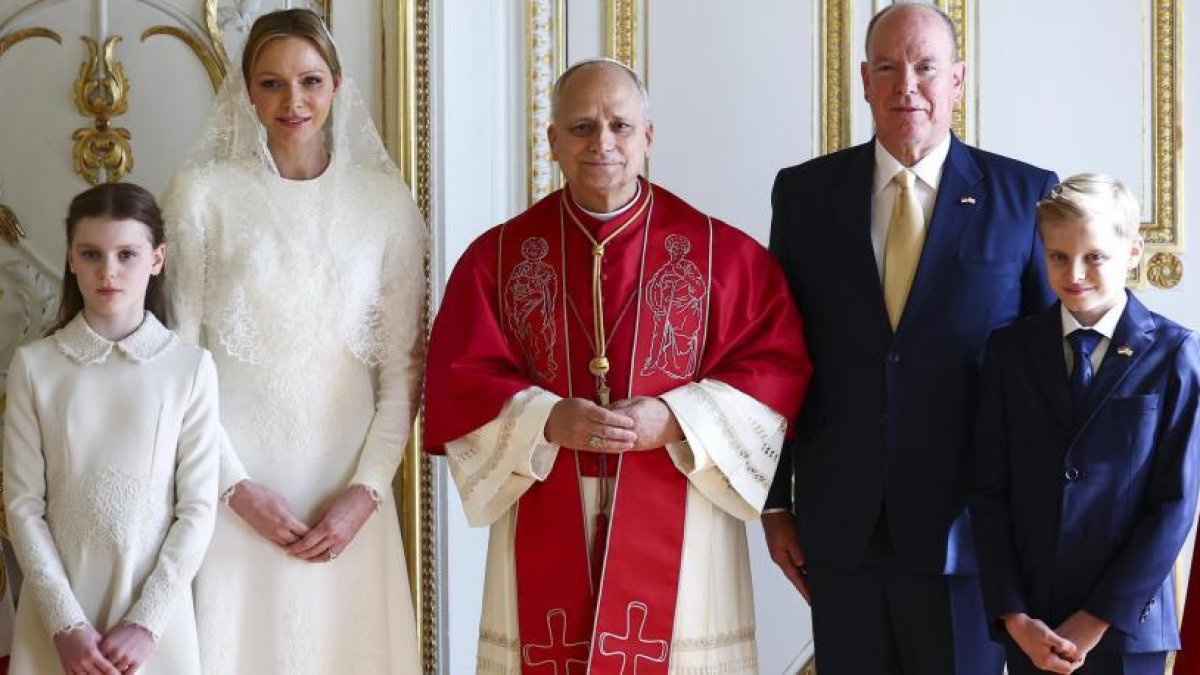 León XIV con Alberto de Mónaco y su familia.