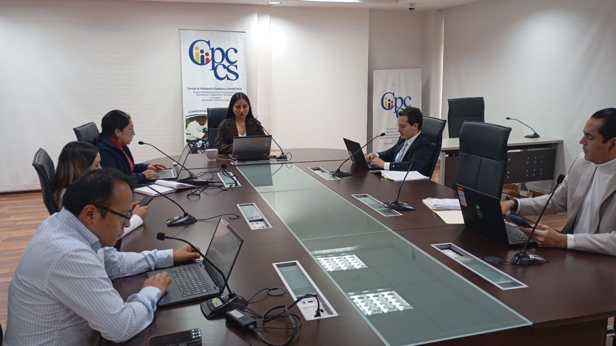 El equipo técnico del concurso para la renovación del CNE recomendó no admitir a ningún catedrático por falta de documentación.