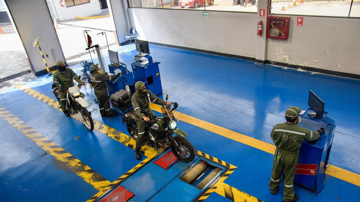 La revisión vehicular es un procedimiento obligatorio que busca garantizar que los automotores se encuentren en condiciones óptimas.