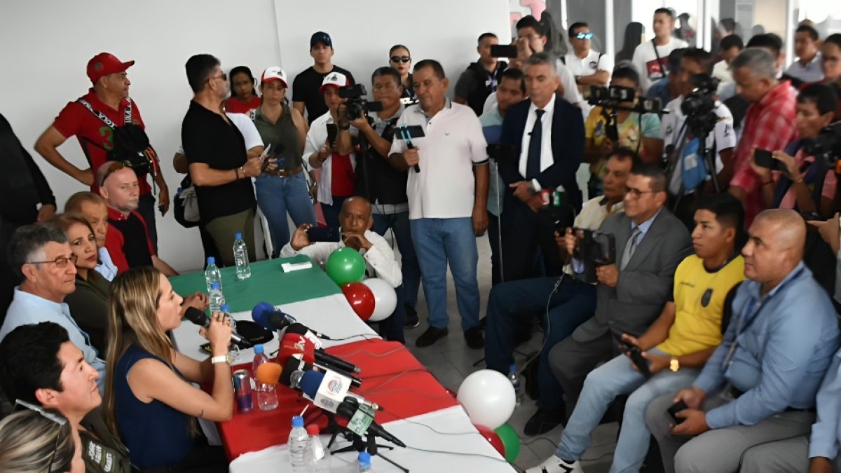 Andrea González Nader fue candidata a la Presidencia de Ecuador de la mano con el Partido Sociedad Patriótica, en los comicios generales de 2025.