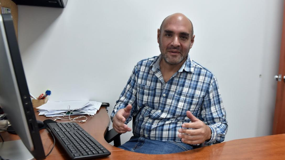 José Salazar, profesor de la Uisek.