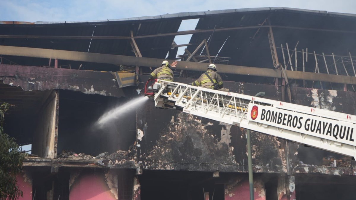 En caso de colapso del edificio Multicomercio, viviendas y locales dentro de un radio de hasta 100 metros podrían verse afectados.