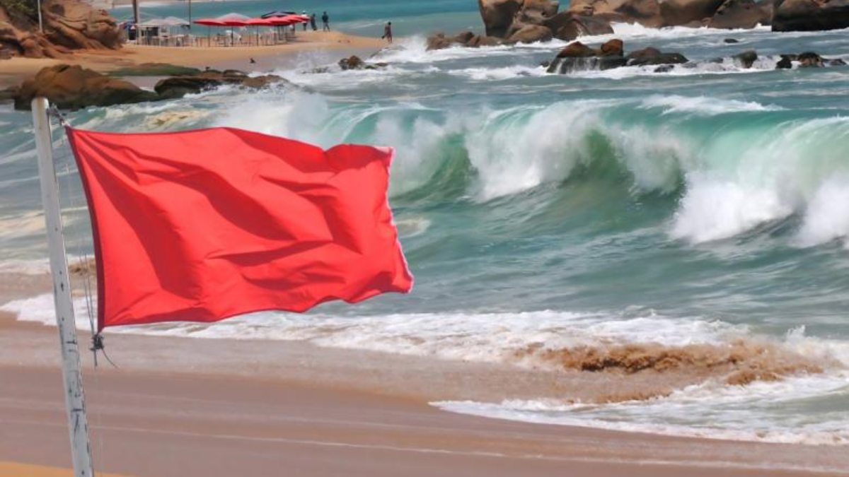 El Inocar informó que las costas continental e insular del país presentan mar agitado por oleaje de alta energía.