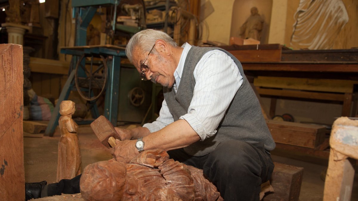 El oficio se ha transmitido de generación en generación y forma parte de la vida cotidiana de la localidad.