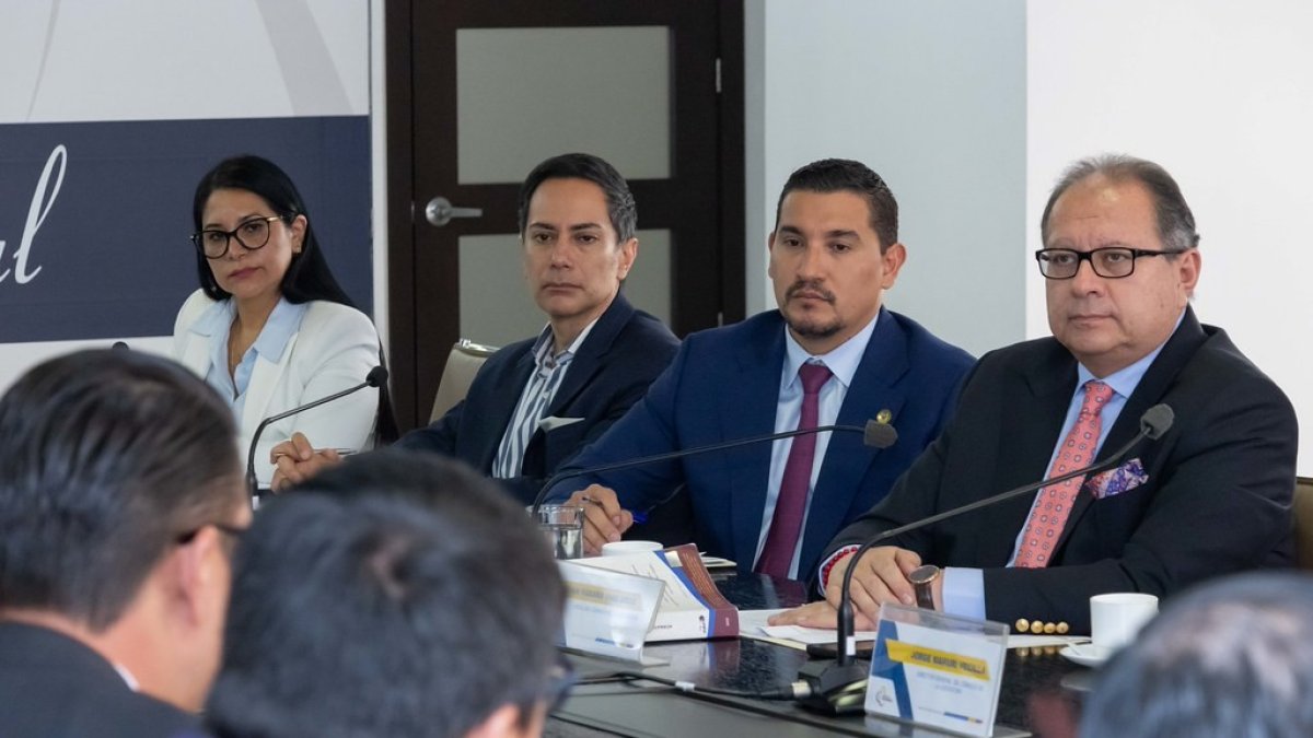 Judicatura.  De derecha a izquierda: Vocales Fabián Fabara, Damián Larco, Alfredo Cuadros y Magaly Ruiz.