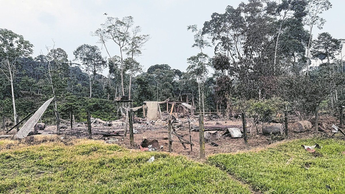 Destrucción. Imagen de cómo quedó la propiedad que, según el Gobierno, era usada por grupos ilegales.