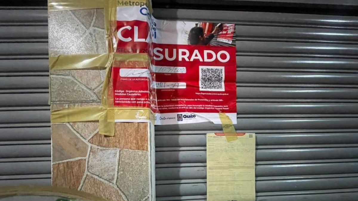 El bar clandestino clausurado funcionaba en condiciones precarias.