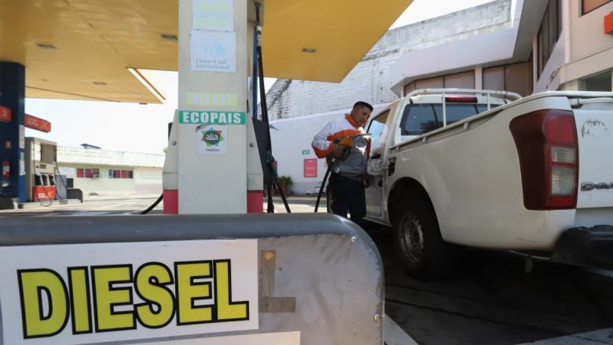 Los combustibles en Ecuador tienen ajustes mensuales debido al sistema de control estatal de precios.
