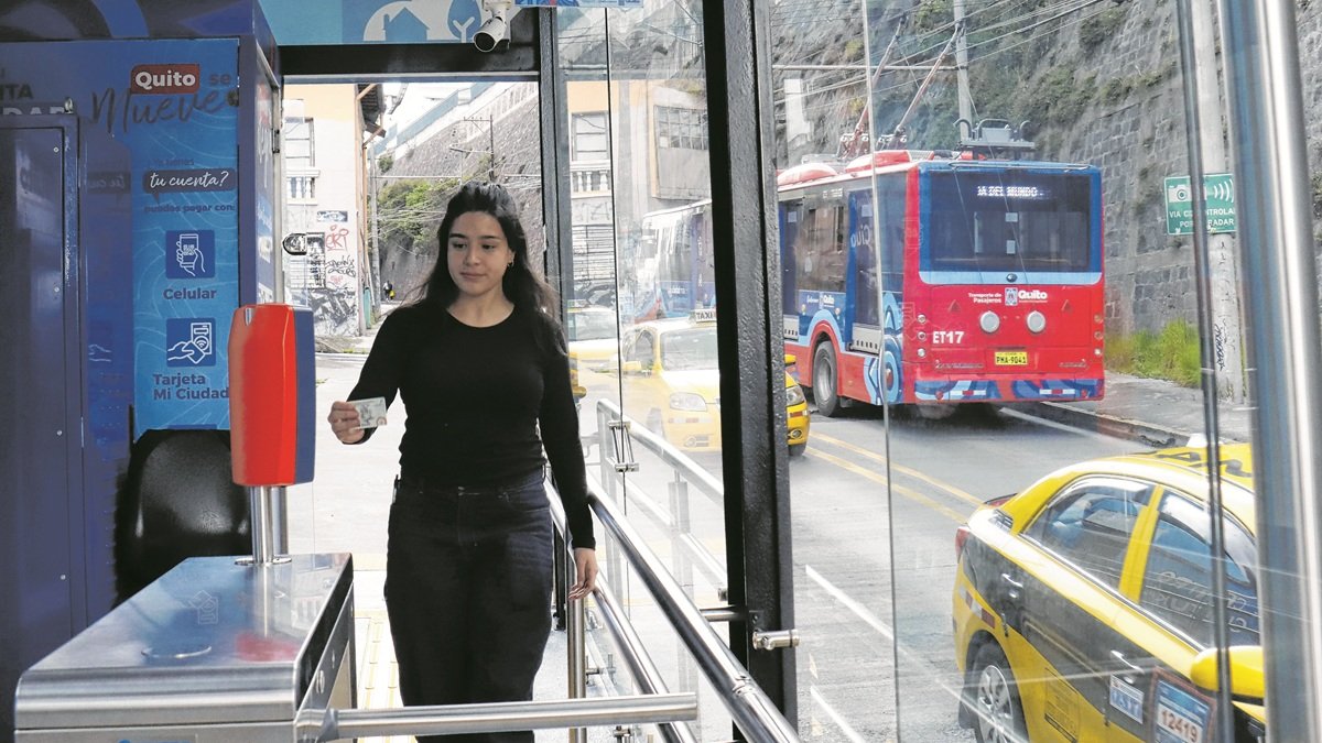 Pago. Los pasajes en Trole, Ecovía y Metro se cancelarán con tarjeta.