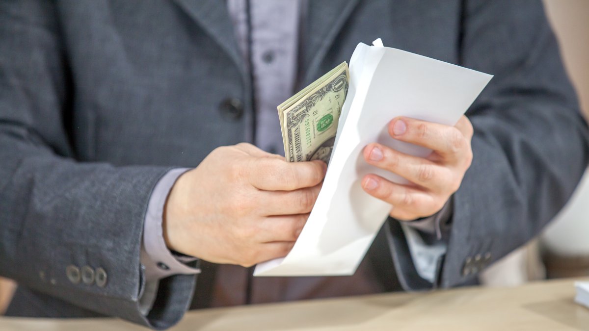 Referencial. El decimocuarto sueldo, también conocido como bono escolar.