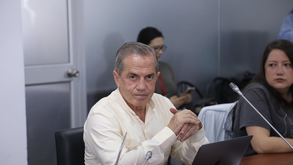 Ricardo Patiño cuestionó el procedimiento aplicado para levantar la inmunidad parlamentaria de Juan Andrés González.