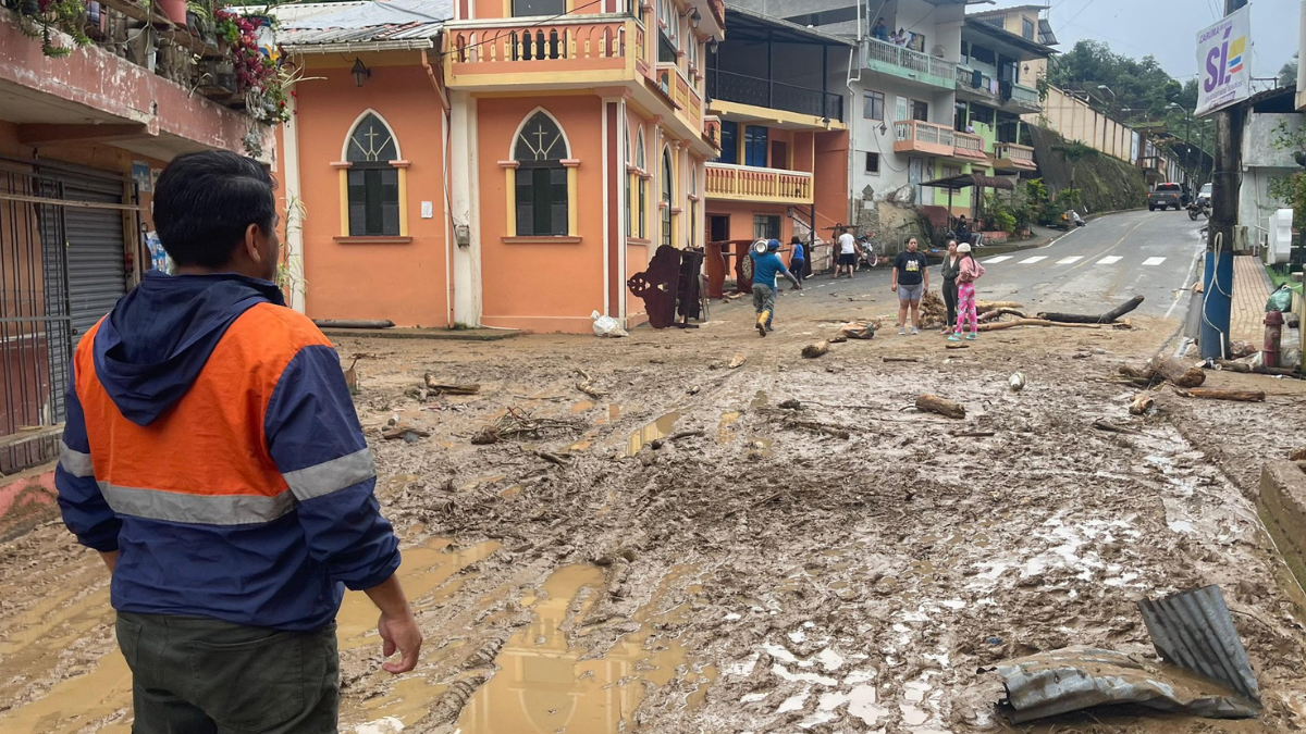 Zaruma registra calles anegadas tras el aluvión, mientras en Portovelo se realizan evacuaciones preventivas por las lluvias