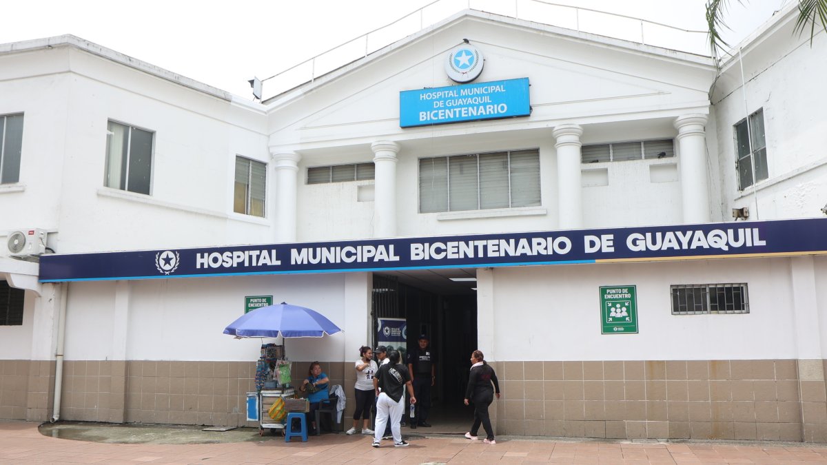 Fachada del Hospital Bicentenario