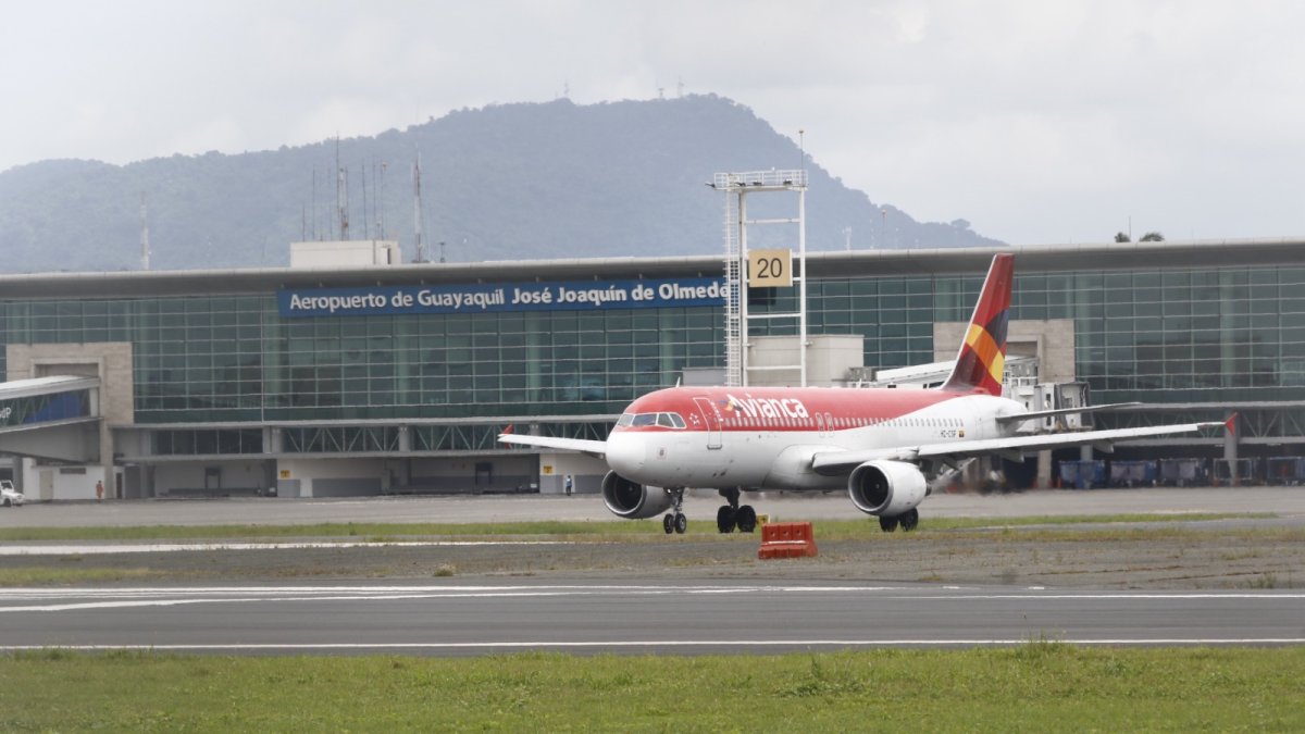El Aeropuerto de Guayaquil operará durante el toque de queda en Guayas.