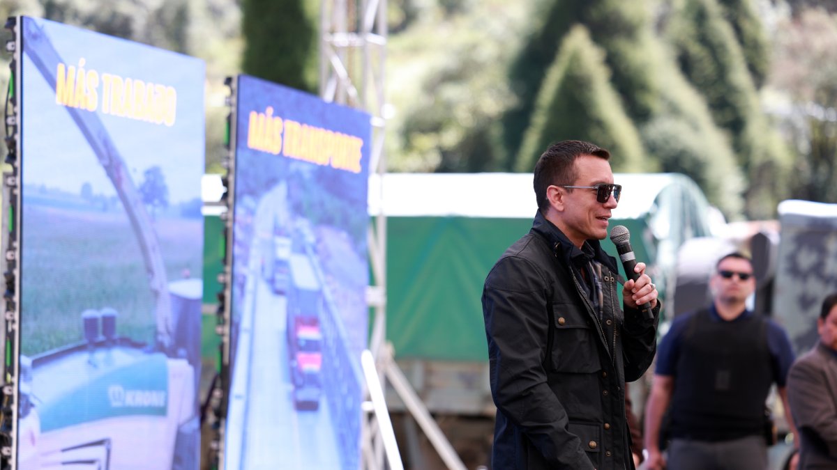 El presidente Daniel Noboa cuestionó el desalojo de personal de las FF. AA. de puntos considerados estratégicos en la provincia de Los Ríos.