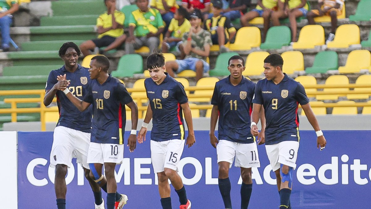 La selección de Ecuador sub-17 que dirigió Burbano estuvo integrada por Justin Lerma (#10), Elías Legendre (#9), Edwin Quintero (#11), entre otros.