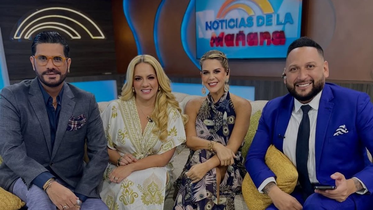 Nino Touma junto a Gabriela Pazmiño, La Nena y José Luis Arévalo.