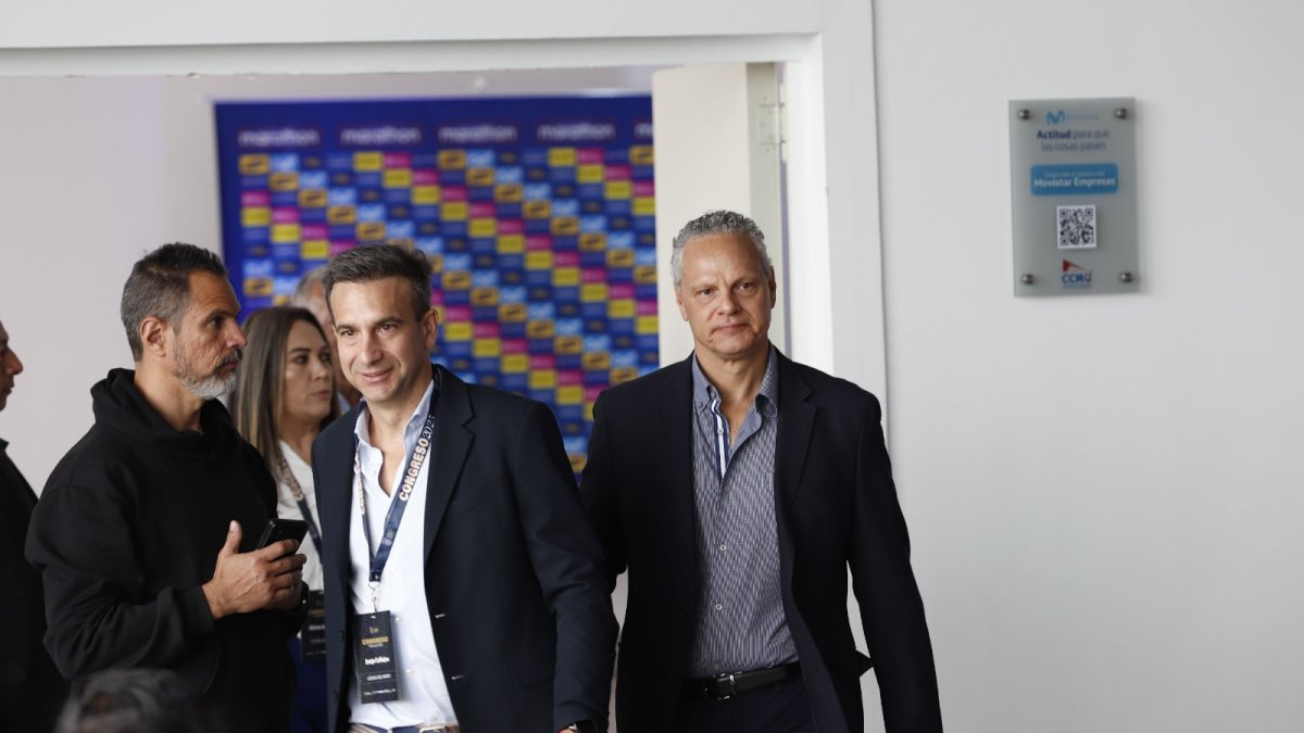 Esteban Paz (d) se encuentra apelando su inabilitación a ser candidato a la presidencia de la FEF