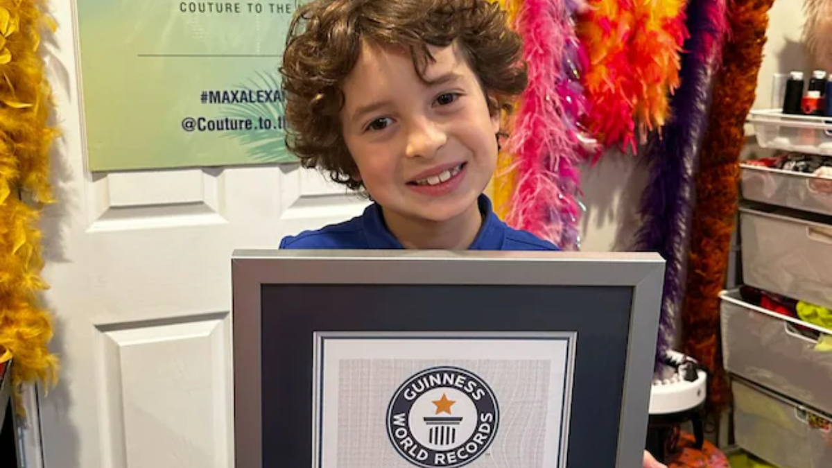 A los 7 años, Alexander se hizo acreedor del Récord Guinness al diseñador más joven con pasarela propia después de ser parte de la Semana de la Moda de Denver.