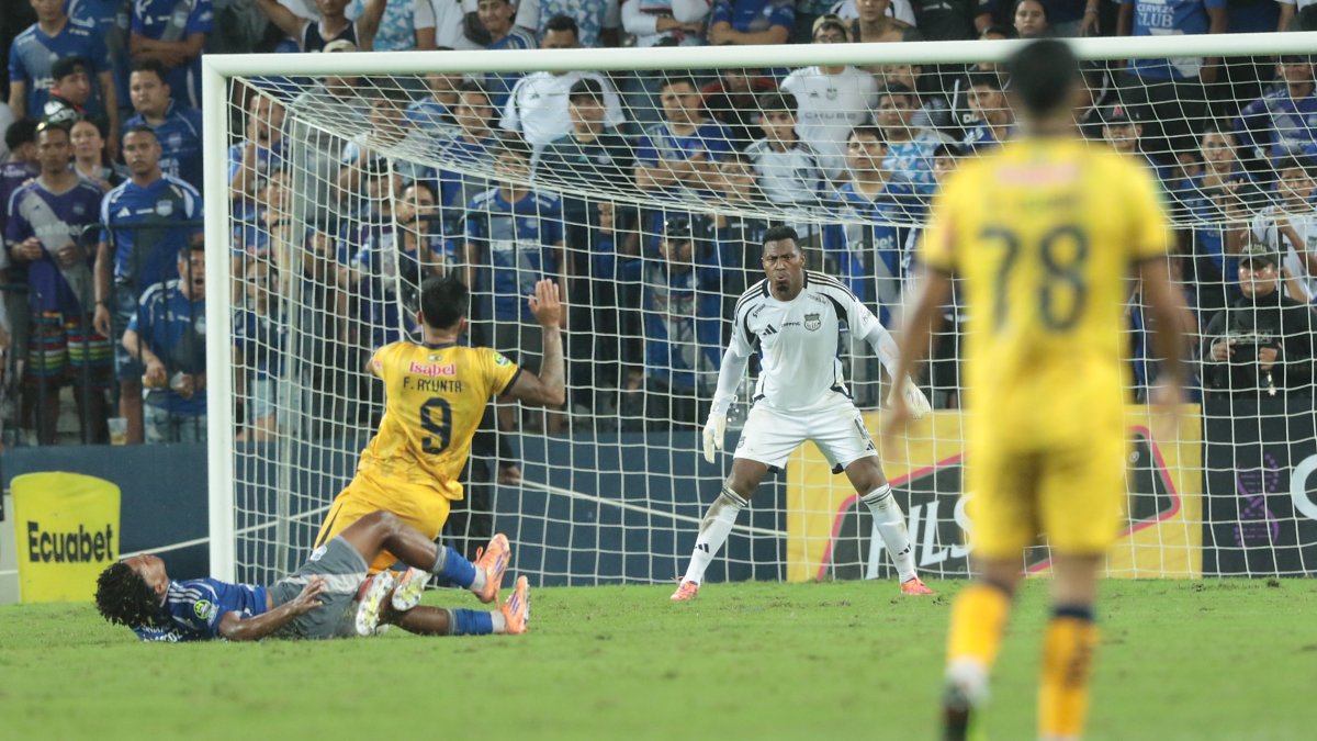 Pedro Ortiz reveló que en los entrenamientos han trabajado en la concentración defensiva.
