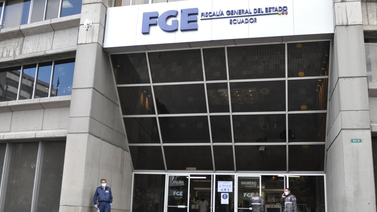 El periodo de un fiscal general del Estado es de seis años.