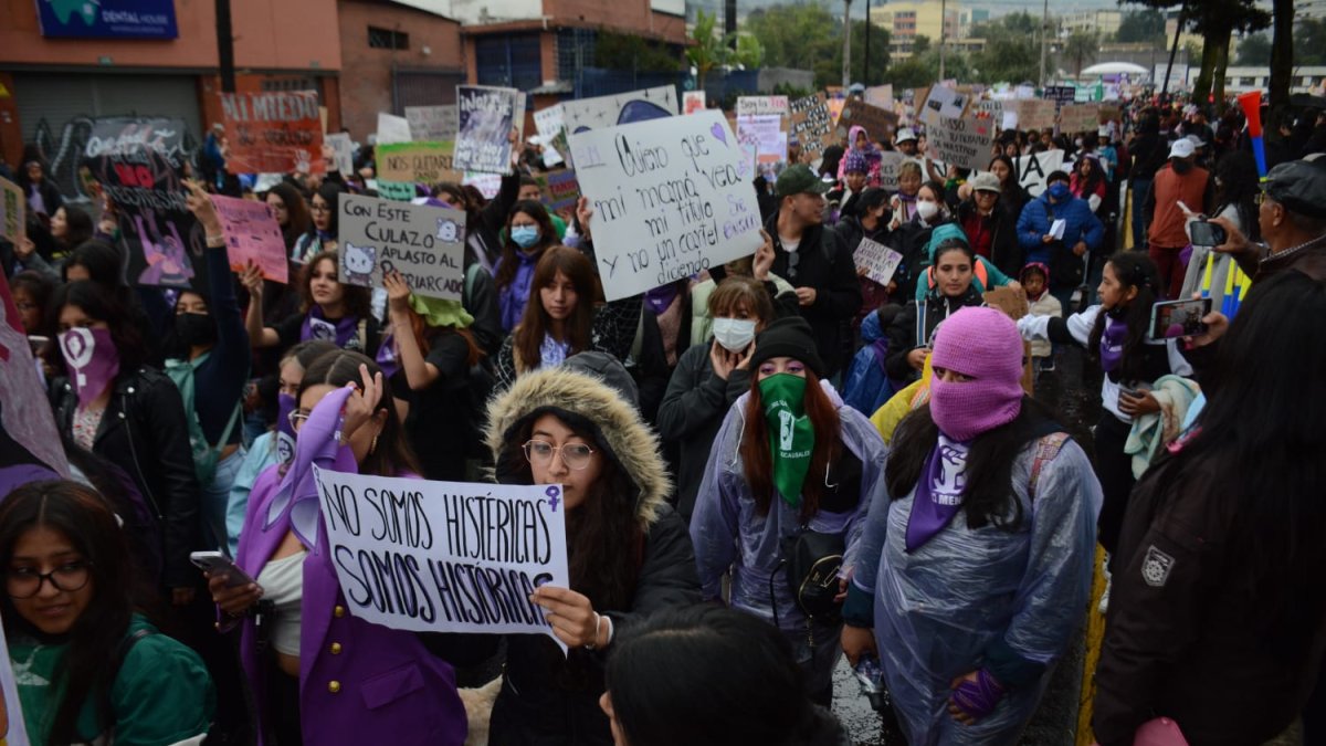 Cientos de personas participaron en la marcha por el 8M el año pasado.