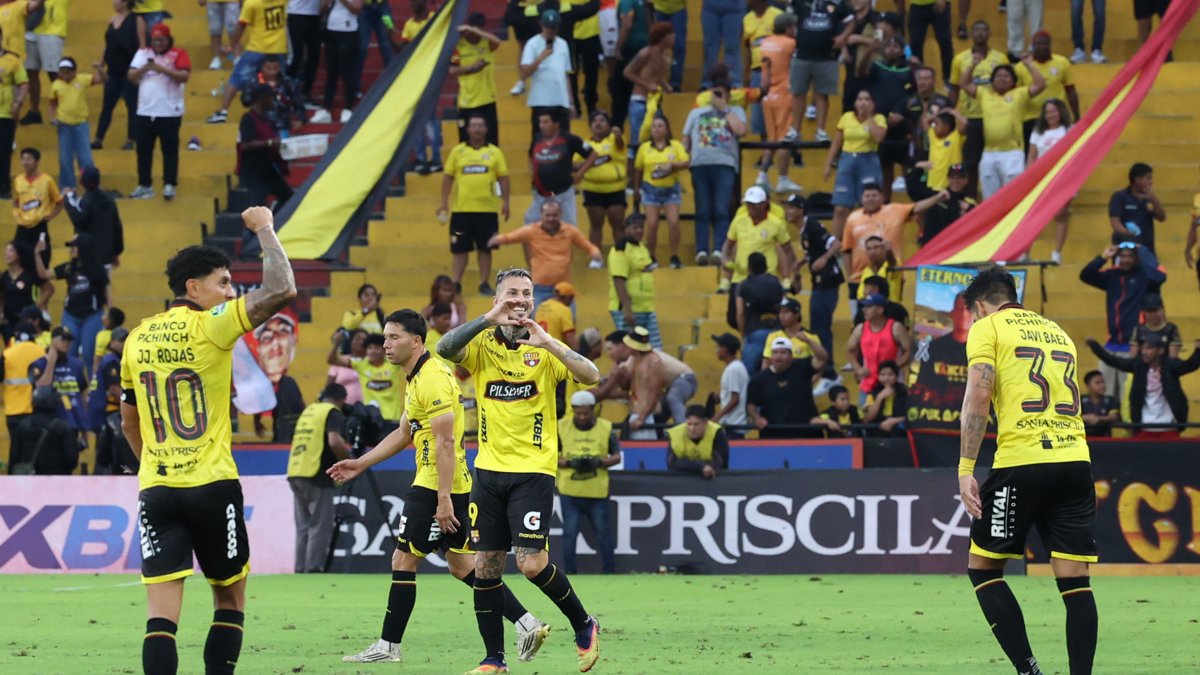 Barcelona SC recibe a Emelec en el Capwell.