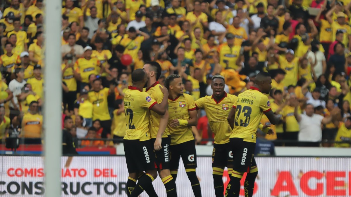 Barcelona recibirá a Emelec en una nueva edición del Clásico del Astillero 2026.