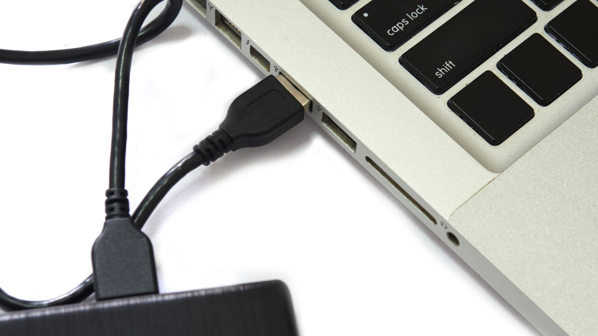 Referencial. Conexiones digitales que permiten rastrear a los responsables de ciberdelitos en Ecuador.