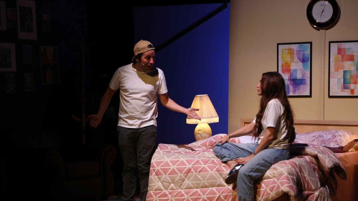 Steve y Alice, los protagonistas de la obra, llevan tres años de relación cuando deciden separarse.