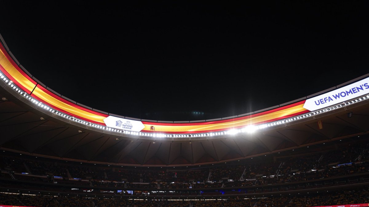 Estadio lleno en el Metropolitano para el duelo de la Tri